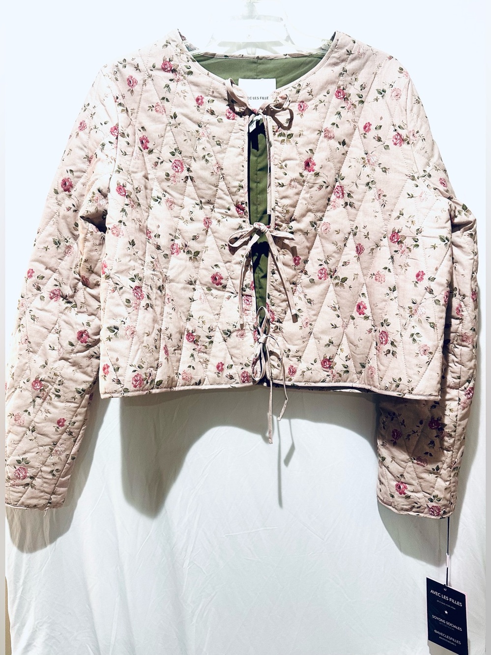 Avec Les Filles Women’s Pink/Green Floral Quilted Tie Front Jacket